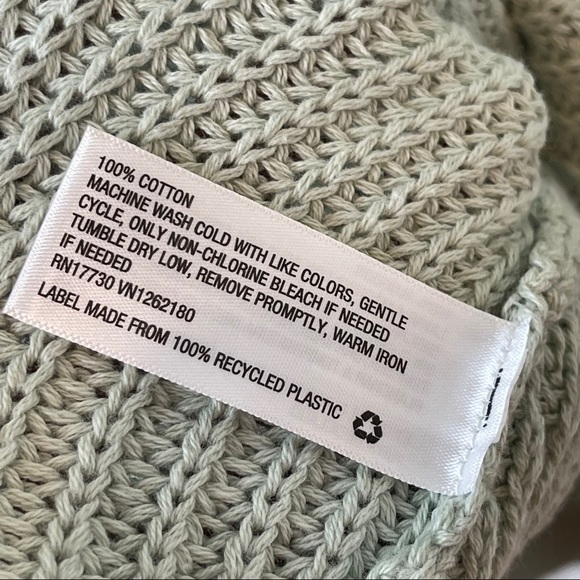 Ava & Viv Light Green Sleeveless Knit Sweater - Picture 10 of 10